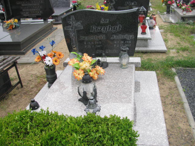 Grób Benedykt Przybył