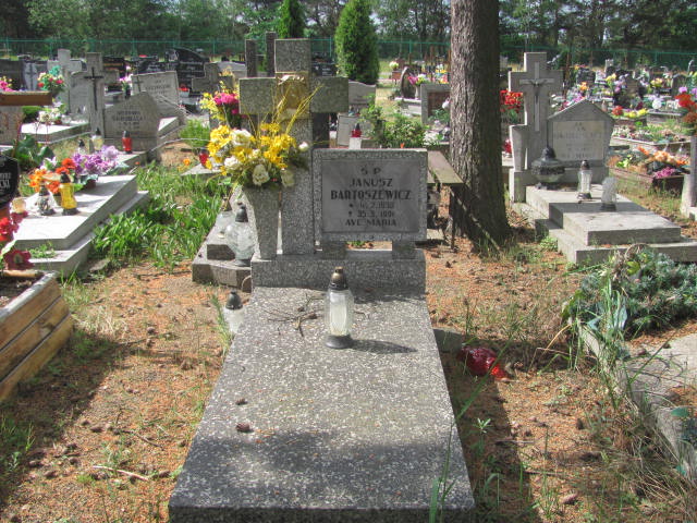 Grób Janusz Bartoszewicz