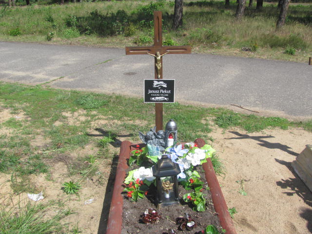 Grób Janusz Piekut
