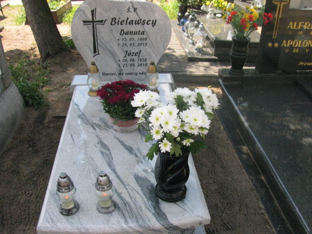Grób Danuta Bielawska